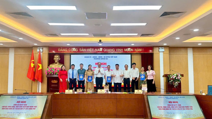 Hội nghị Công bố Quyết định cán bộ, công chức, viên chức nghỉ hưu trước tuổi theo Nghị định số 178/2024/NĐ-CP ngày 31/12/2024 (được sửa đổi, bổ sung tại Nghị định số 67/2025/NĐ-CP) của Chính phủ- Ảnh 3.