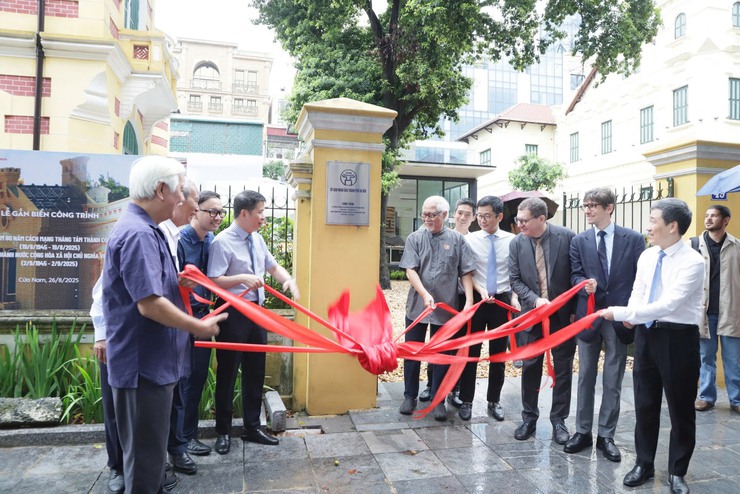 Phường Cửa Nam: Gắn biển công trình kỷ niệm 80 năm Cách mạng Tháng Tám thành công (19/8/1945 -19/8/2025) và Quốc khánh nước Cộng hòa xã hội chủ nghĩa Việt Nam- Ảnh 11.