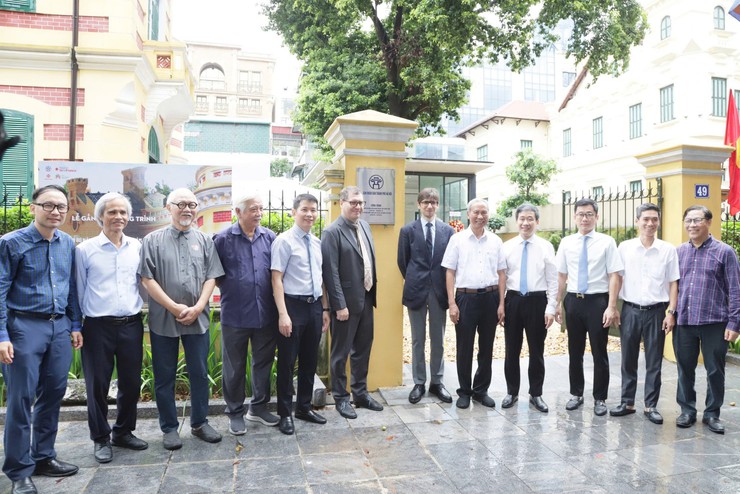 Phường Cửa Nam: Gắn biển công trình kỷ niệm 80 năm Cách mạng Tháng Tám thành công (19/8/1945 -19/8/2025) và Quốc khánh nước Cộng hòa xã hội chủ nghĩa Việt Nam- Ảnh 10.