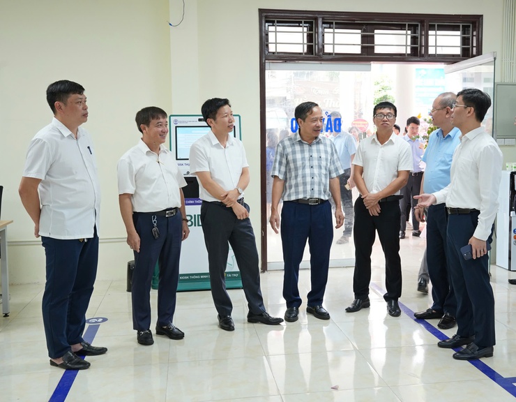 Trung tâm phục vụ Hành chính công Thành phố ra mắt 2 điểm phục vụ hành chính công tại Sơn Tây, Quảng Oai- Ảnh 3.
