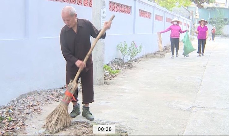 Cụ Kiều Hữu Bùi, thôn Trung Nam Lộc - Tấm gương bình dị lan tỏa nếp sống xanh ở xã Phúc Thọ- Ảnh 4.