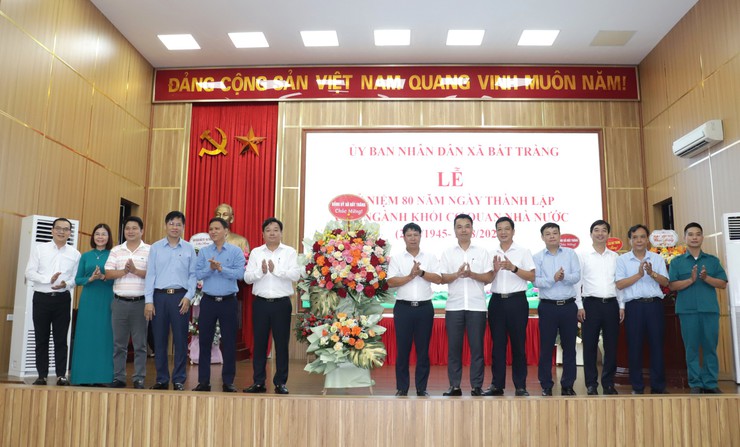 Gặp mặt kỷ niệm 80 năm ngày truyền thống các ngành thuộc khối cơ quan Nhà nước- Ảnh 4.