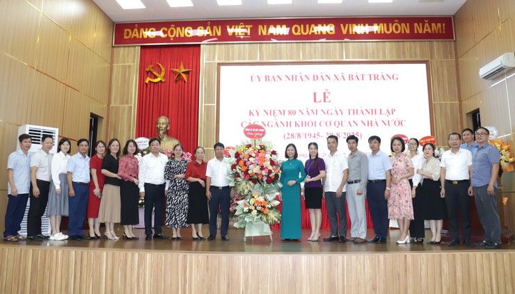 Gặp mặt kỷ niệm 80 năm ngày truyền thống các ngành thuộc khối cơ quan Nhà nước- Ảnh 5.