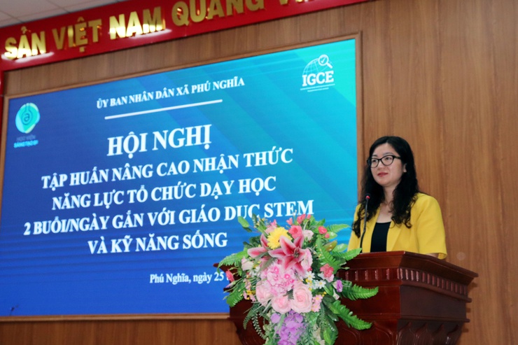 Gần 180 cán bộ quản lý, giáo viên 3 cấp học trên địa bàn xã Phú Nghĩa tham gia tập huấn nâng cao năng lực tổ chức dạy học 2 buổi/ngày gắn với giáo dục STEM và kỹ năng sống- Ảnh 2.