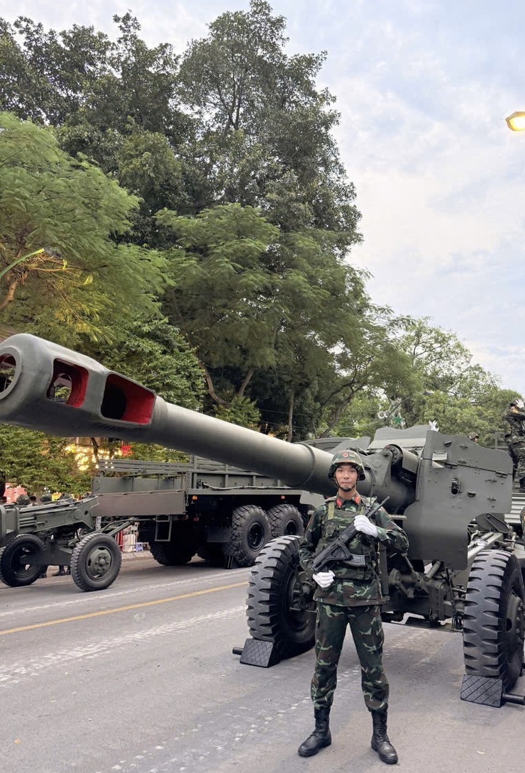Gương thanh niên ưu tú Trần Đức Trung – Cử nhân tình nguyện nhập ngũ, vinh dự tham gia Lễ Diễu binh, diễu hành A80 ở xã Phúc Lộc- Ảnh 2.