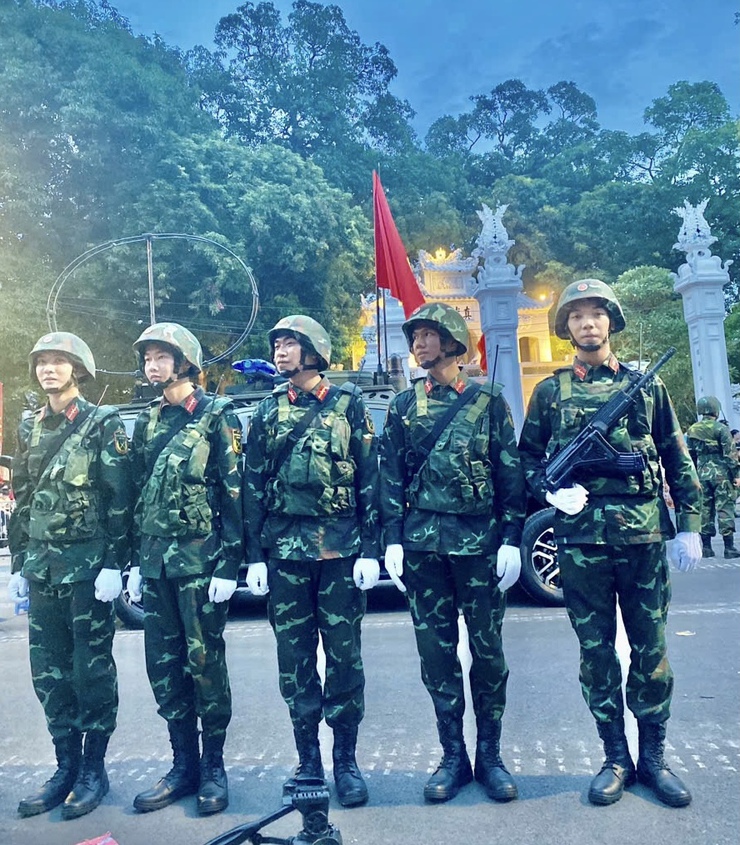 Gương thanh niên ưu tú Trần Đức Trung – Cử nhân tình nguyện nhập ngũ, vinh dự tham gia Lễ Diễu binh, diễu hành A80 ở xã Phúc Lộc- Ảnh 3.