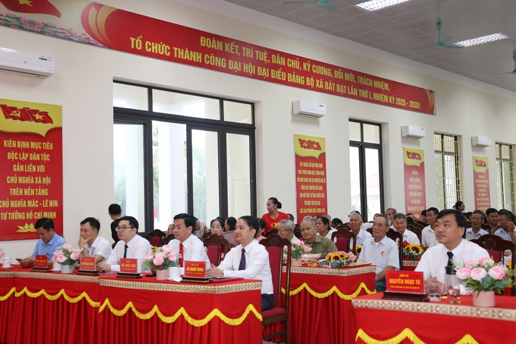 Lễ trao tặng Huy hiệu 70, 60, 55, 50, 45, 40 và 30 năm tuổi Đảng đợt 2/9- Ảnh 2.
