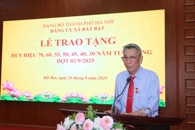 Lễ trao tặng Huy hiệu 70, 60, 55, 50, 45, 40 và 30 năm tuổi Đảng đợt 2/9- Ảnh 16.
