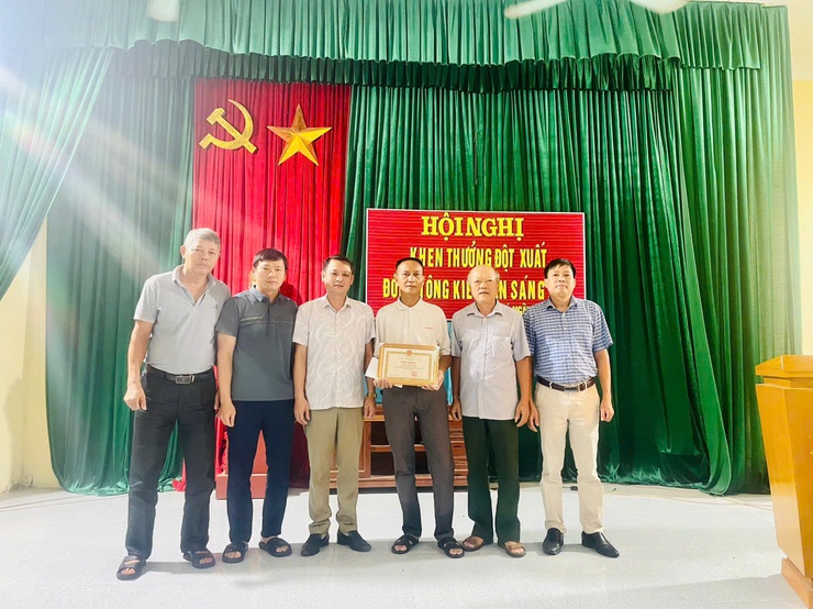 Khen thưởng đột xuất gương dũng cảm cứu người trong vụ cháy- Ảnh 3.