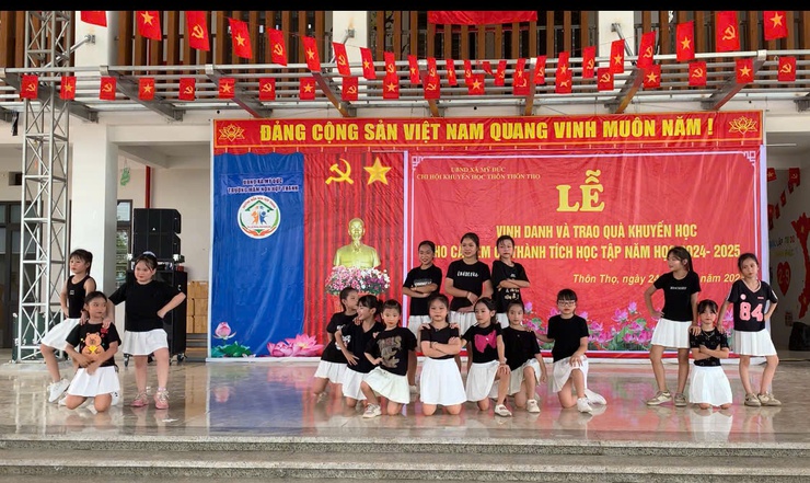 Thôn Thọ, xã Mỹ Đức tổ chức lễ vinh danh và trao quà khuyến học năm học 2024-2025- Ảnh 10.