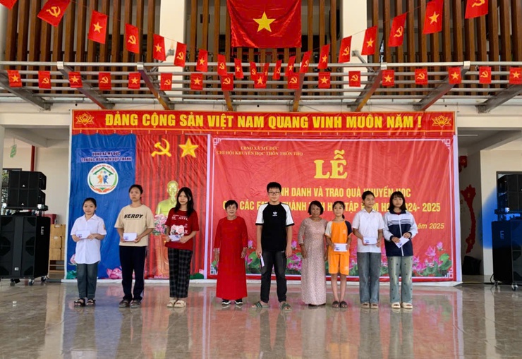 Thôn Thọ, xã Mỹ Đức tổ chức lễ vinh danh và trao quà khuyến học năm học 2024-2025- Ảnh 14.