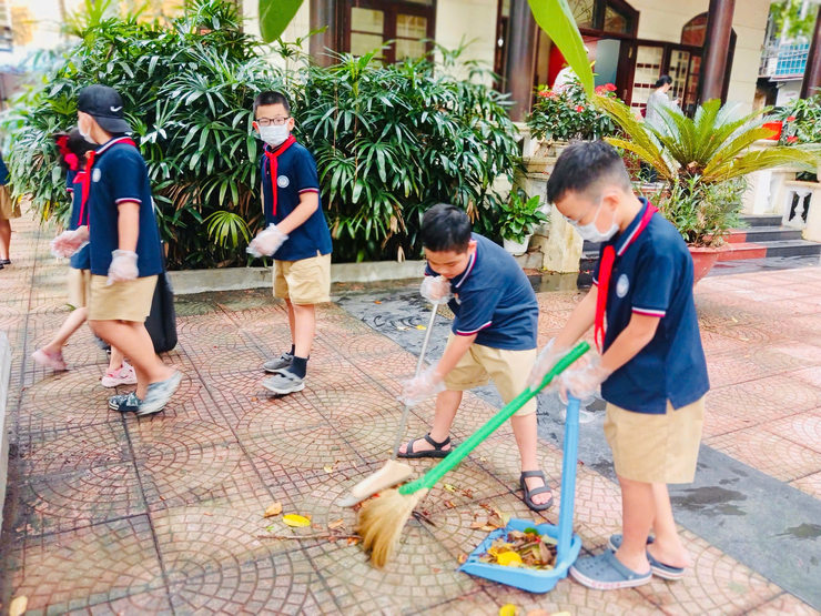 Chào mừng 80 năm Cách mạng Tháng Tám và Quốc khánh 2/9: hoạt động tri ân ý nghĩa của học sinh Trường Tiểu học Đống Đa - Ảnh 4.