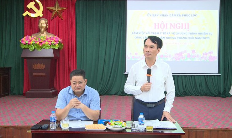 UBND làm việc với Trạm Y tế xã về chương trình nhiệm vụ công tác trọng tâm những tháng cuối năm 2025- Ảnh 2.