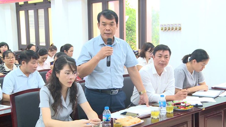 UBND làm việc với Trạm Y tế xã về chương trình nhiệm vụ công tác trọng tâm những tháng cuối năm 2025- Ảnh 6.