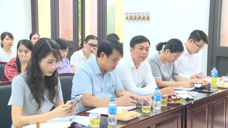 UBND làm việc với Trạm Y tế xã về chương trình nhiệm vụ công tác trọng tâm những tháng cuối năm 2025- Ảnh 4.
