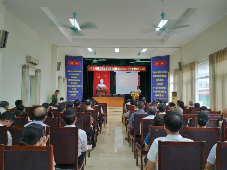 Công an phường Kiến Hưng ra mắt Ban Chỉ đạo phòng, chống ma túy phường và triển khai đợt cao điểm thực hiện mục tiêu phường Kiến Hưng không ma tuý năm 2025- Ảnh 1.