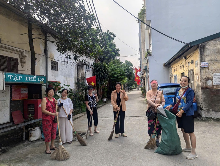 Phát huy tinh thần đoàn kết, xã Thanh Trì chung tay giữ gìn môi trường sáng - xanh - sạch - đẹp chào mừng Ngày Quốc khánh nước Cộng hòa xã hội chủ nghĩa Việt Nam (2/9/1945 – 2/9/2025)- Ảnh 6.