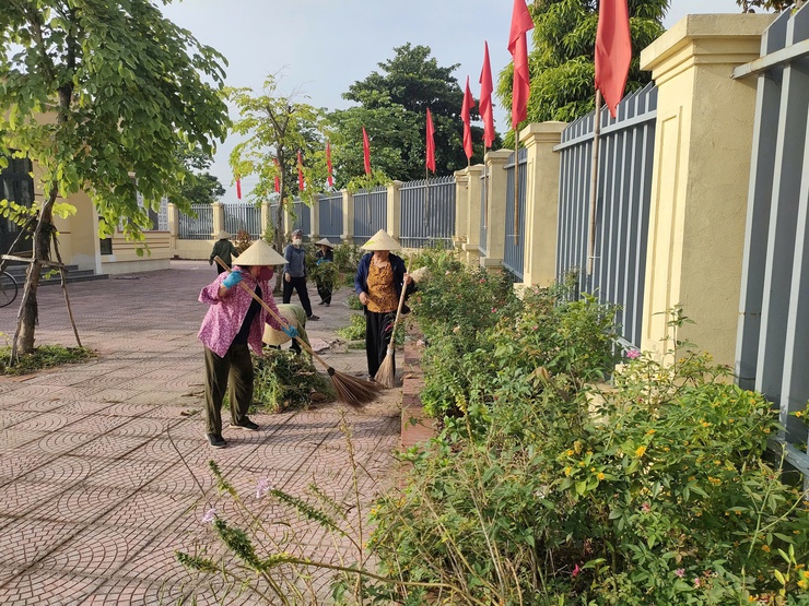 Phát huy tinh thần đoàn kết, xã Thanh Trì chung tay giữ gìn môi trường sáng - xanh - sạch - đẹp chào mừng Ngày Quốc khánh nước Cộng hòa xã hội chủ nghĩa Việt Nam (2/9/1945 – 2/9/2025)- Ảnh 5.