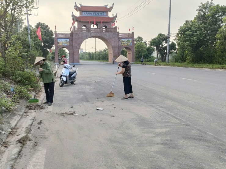 Phát huy tinh thần đoàn kết, xã Thanh Trì chung tay giữ gìn môi trường sáng - xanh - sạch - đẹp chào mừng Ngày Quốc khánh nước Cộng hòa xã hội chủ nghĩa Việt Nam (2/9/1945 – 2/9/2025)- Ảnh 7.