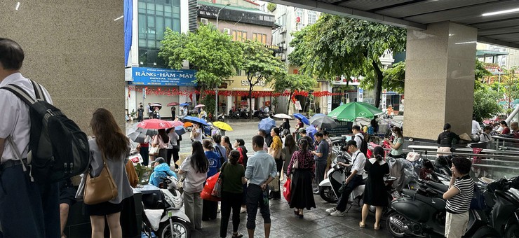 Hà Nội (26/8) có mưa mưa to và rải rác có dông, ngập úng xảy ra trên diện rộng- Ảnh 1.