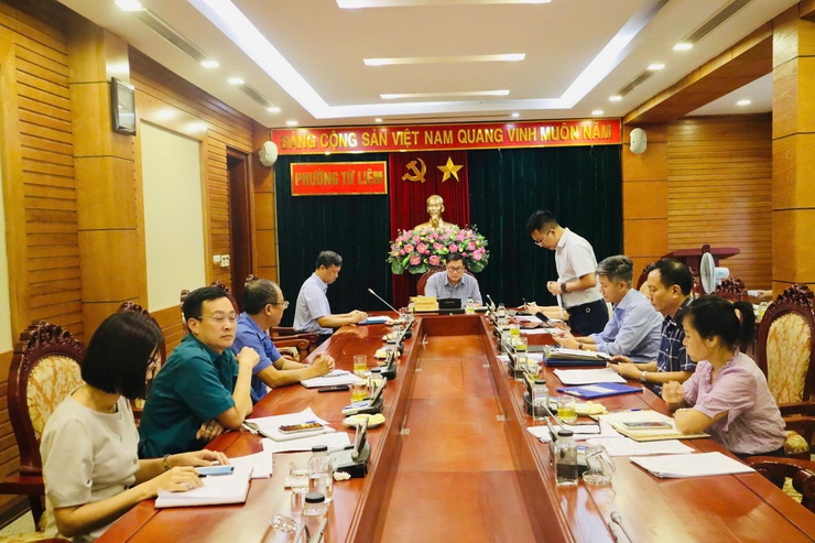 Thường trực Đảng ủy phường Từ Liêm tổ chức hội nghị nghe báo cáo và cho ý kiến đối với các nội dung thuộc thẩm quyền- Ảnh 2.