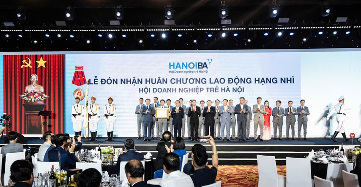 Hà Nội khen thưởng 37 tập thể, cá nhân tiêu biểu trong phong trào thi đua Hội Doanh nghiệp trẻ- Ảnh 1.