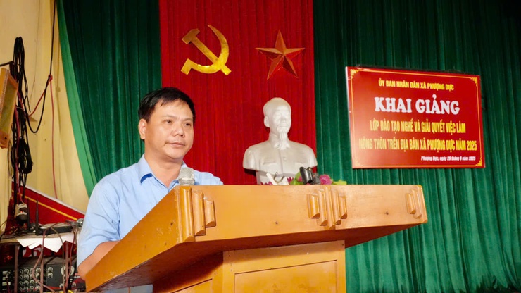 Khai giảng lớp đào tạo nghề và giải quyết việc làm cho lao động nông thôn trên địa bàn xã Phượng Dực- Ảnh 1.