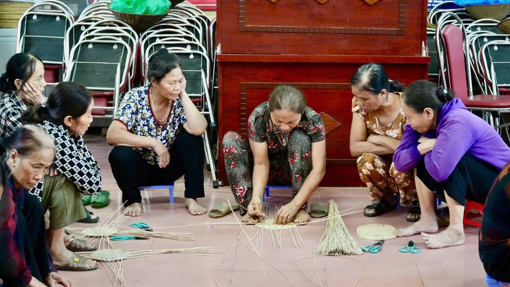 Khai giảng lớp đào tạo nghề và giải quyết việc làm cho lao động nông thôn trên địa bàn xã Phượng Dực- Ảnh 2.