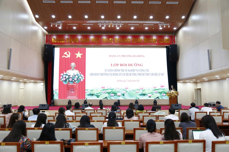 Hơn 100 đồng chí thuộc BTV Đảng ủy, Bí thư, Phó Bí thư chi bộ cơ sở được bồi dưỡng lý luận chính trị và nghiệp vụ công tác- Ảnh 3.