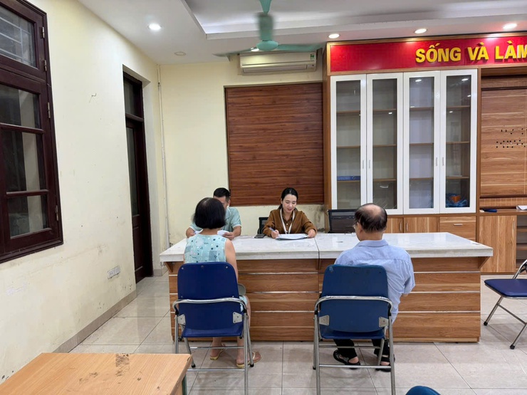 Phường Đống Đa tri ân, tặng quà người có công nhân dịp kỷ niệm 80 năm Quốc khánh nước Cộng hoà xã hội chủ nghĩa Việt Nam (02/9/1945 - 02/9/2025)- Ảnh 6.