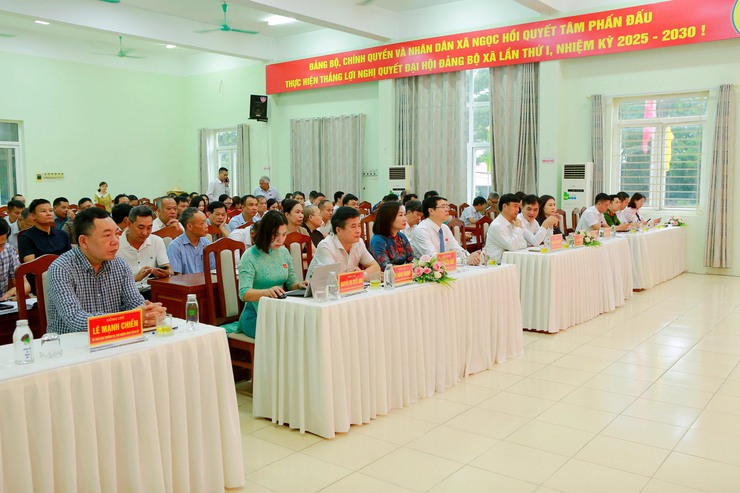 Kỳ họp thứ 2 HĐND xã Ngọc Hồi khóa XXII, nhiệm kỳ 2021-2026- Ảnh 1.
