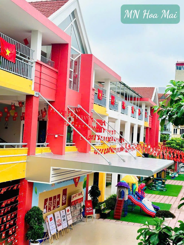 Phường Long Biên trang trí trực quan trang hoàng, rực rỡ chào mừng kỷ niệm 80 năm Cách mạng tháng Tám và Quốc Khánh nước cộng hòa xã hội chủ nghĩa Việt Nam 2/9.- Ảnh 3.