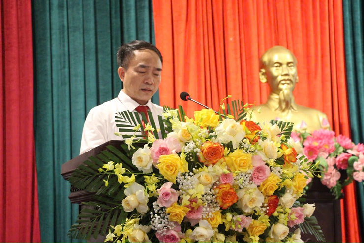 XÃ PHÚC SƠN TỔ CHỨC LỄ TRAO TẶNG HUY HIỆU ĐẢNG ĐỢT 02/9/2025 VÀ HỘI NGHỊ TỔNG KẾT CÔNG TÁC TỔ CHỨC ĐẠI HỘI ĐẢNG BỘ NHIỆM KỲ 2025 – 2030- Ảnh 2.