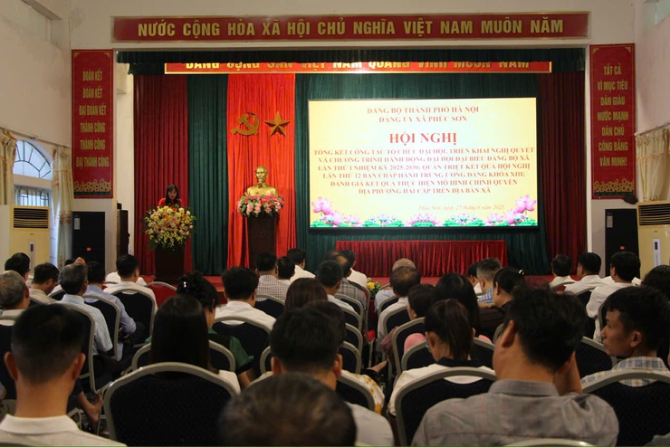 XÃ PHÚC SƠN TỔ CHỨC LỄ TRAO TẶNG HUY HIỆU ĐẢNG ĐỢT 02/9/2025 VÀ HỘI NGHỊ TỔNG KẾT CÔNG TÁC TỔ CHỨC ĐẠI HỘI ĐẢNG BỘ NHIỆM KỲ 2025 – 2030- Ảnh 5.