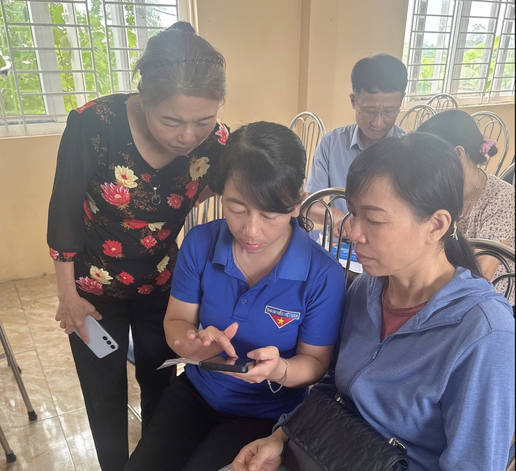 Xã Ứng Hòa hoàn thành triển khai mô hình “Bình dân học vụ số lưu động”- Ảnh 3.