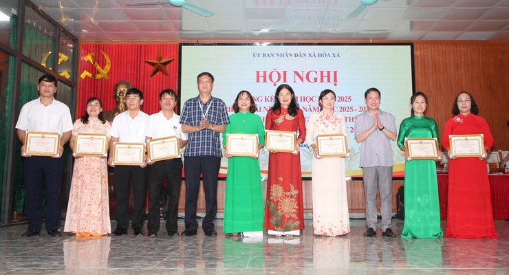 XÃ HÒA XÁ TỔNG KẾT NĂM HỌC 2024 – 2025, TRIỂN KHAI NHIỆM VỤ NĂM HỌC 2025 – 2026- Ảnh 4.