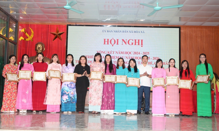 XÃ HÒA XÁ TỔNG KẾT NĂM HỌC 2024 – 2025, TRIỂN KHAI NHIỆM VỤ NĂM HỌC 2025 – 2026- Ảnh 9.