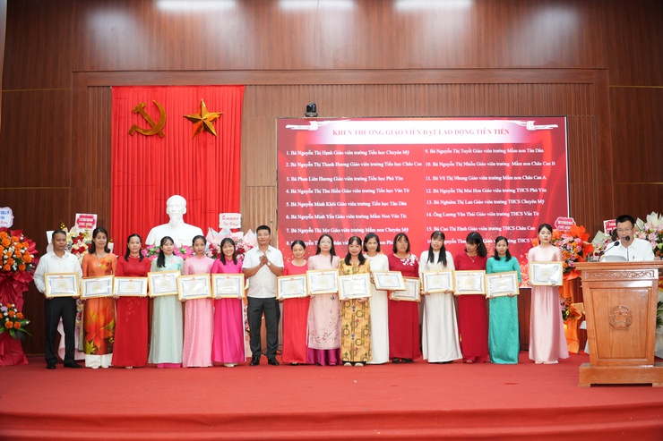 Xã Chuyên Mỹ: Tổng kết năm học 2024 - 2025; triển khai phương hướng, nhiệm vụ trọng tâm năm học 2025 - 2026- Ảnh 7.