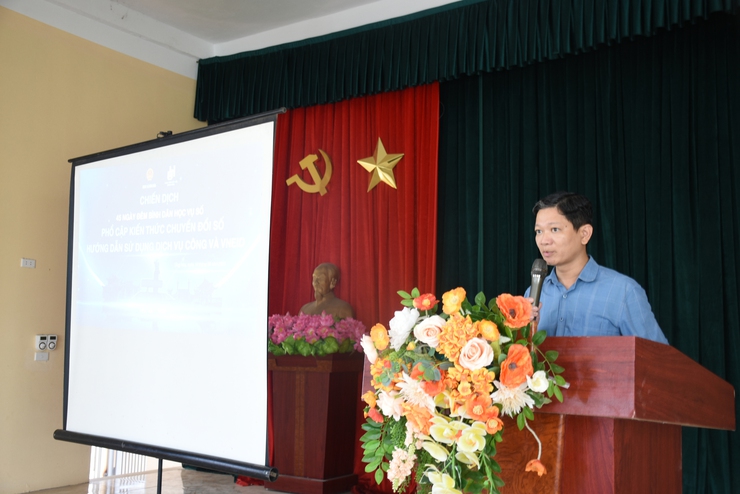 Xã Ứng Hòa hoàn thành triển khai mô hình “Bình dân học vụ số lưu động”- Ảnh 1.