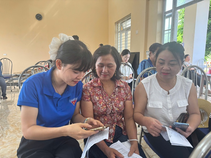 XÃ ỨNG HÒA TRIỂN KHAI MÔ HÌNH “BÌNH DÂN HỌC VỤ SỐ LƯU ĐỘNG” THÚC ĐẨY CHUYỂN ĐỔI SỐ ĐỊA ĐIỂM XÃ ĐÔNG LỖ  VÀ ĐẠI CƯỜNG (CŨ)- Ảnh 3.