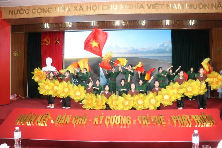 UBND xã Phù Đổng tổ chức hội nghị tổng kết hoạt động Hè năm 2025- Ảnh 8.