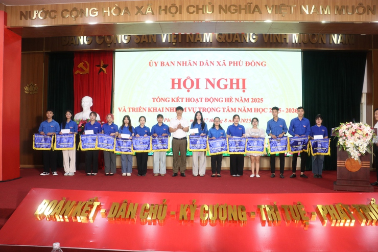 UBND xã Phù Đổng tổ chức hội nghị tổng kết hoạt động Hè năm 2025- Ảnh 7.