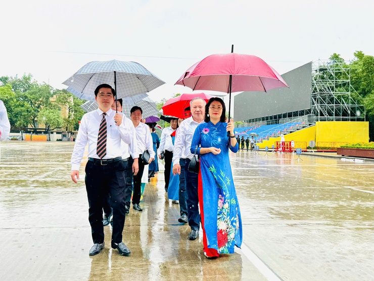 Lễ Báo Công Dâng Bác – Niềm Vinh Dự và Trách Nhiệm của Đảng Bộ, Chính Quyền và Nhân Dân Xã Thanh Trì- Ảnh 1.