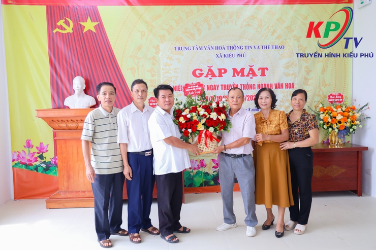 Trung tâm VHTT&TT xã Kiều Phú tổ chức Lễ mít tinh, gặp mặt nhân kỷ niệm 80 năm Ngày truyền thống Ngành Văn hóa (28/8/1945 – 28/8/2025)- Ảnh 4.