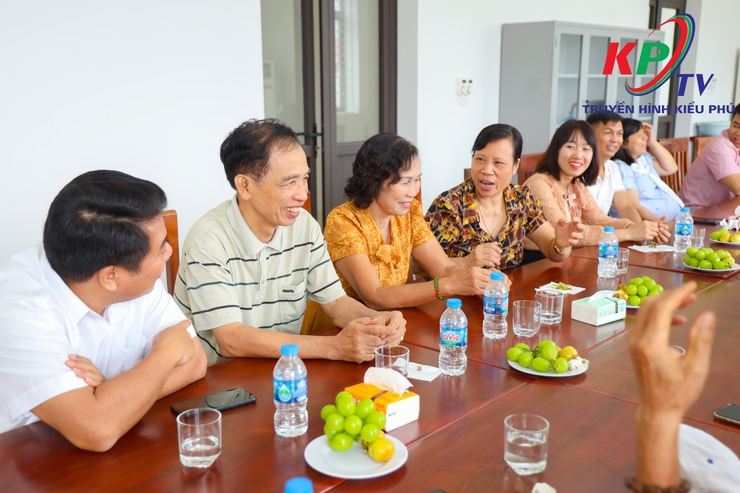 Trung tâm VHTT&TT xã Kiều Phú tổ chức Lễ mít tinh, gặp mặt nhân kỷ niệm 80 năm Ngày truyền thống Ngành Văn hóa (28/8/1945 – 28/8/2025)- Ảnh 9.