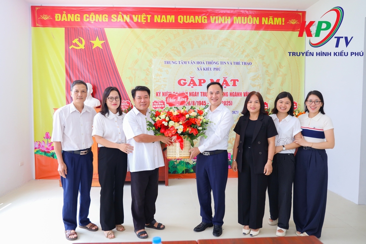 Trung tâm VHTT&TT xã Kiều Phú tổ chức Lễ mít tinh, gặp mặt nhân kỷ niệm 80 năm Ngày truyền thống Ngành Văn hóa (28/8/1945 – 28/8/2025)- Ảnh 1.