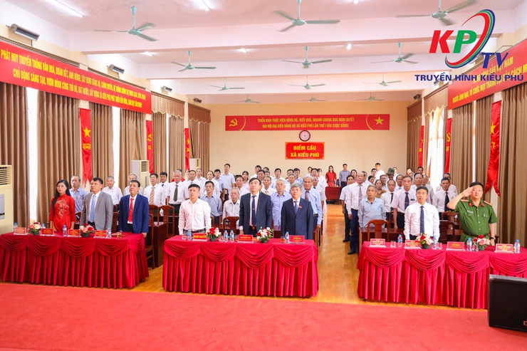 Xã Kiều Phú trao tặng Huy hiệu Đảng đợt 2/9 cho 46 đảng viên thuộc Đảng bộ xã- Ảnh 1.