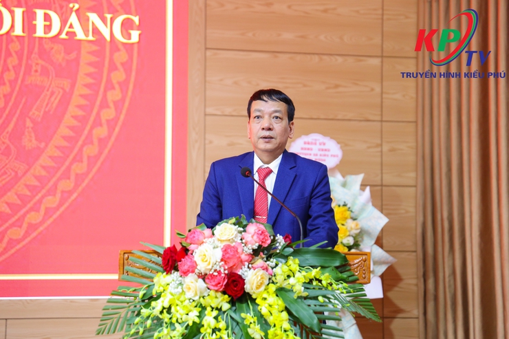 Xã Kiều Phú trao tặng Huy hiệu Đảng đợt 2/9 cho 46 đảng viên thuộc Đảng bộ xã- Ảnh 2.