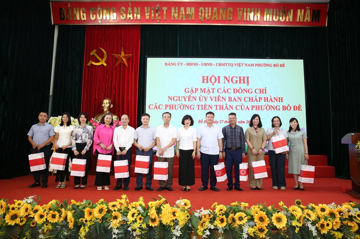 Hội nghị gặp mặt các đồng chí Nguyên UVBCH 4 phường tiền thân của phường Bồ Đề- Ảnh 5.