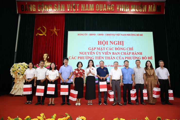 Hội nghị gặp mặt các đồng chí Nguyên UVBCH 4 phường tiền thân của phường Bồ Đề- Ảnh 6.